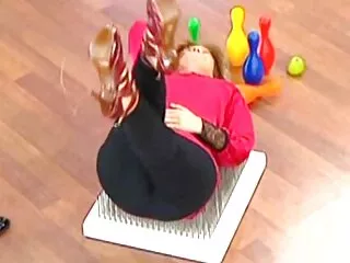 Գայթակղիչ թխահեր TS Yasmin Fonthys Fucks a Machine in Sexy Stockings