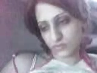 Փոքրիկ շիկահերը գայթակղում է BFF- ի եղբորը